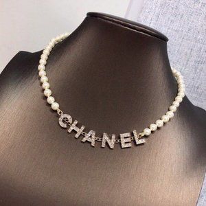 Chanel CC pearl necklace